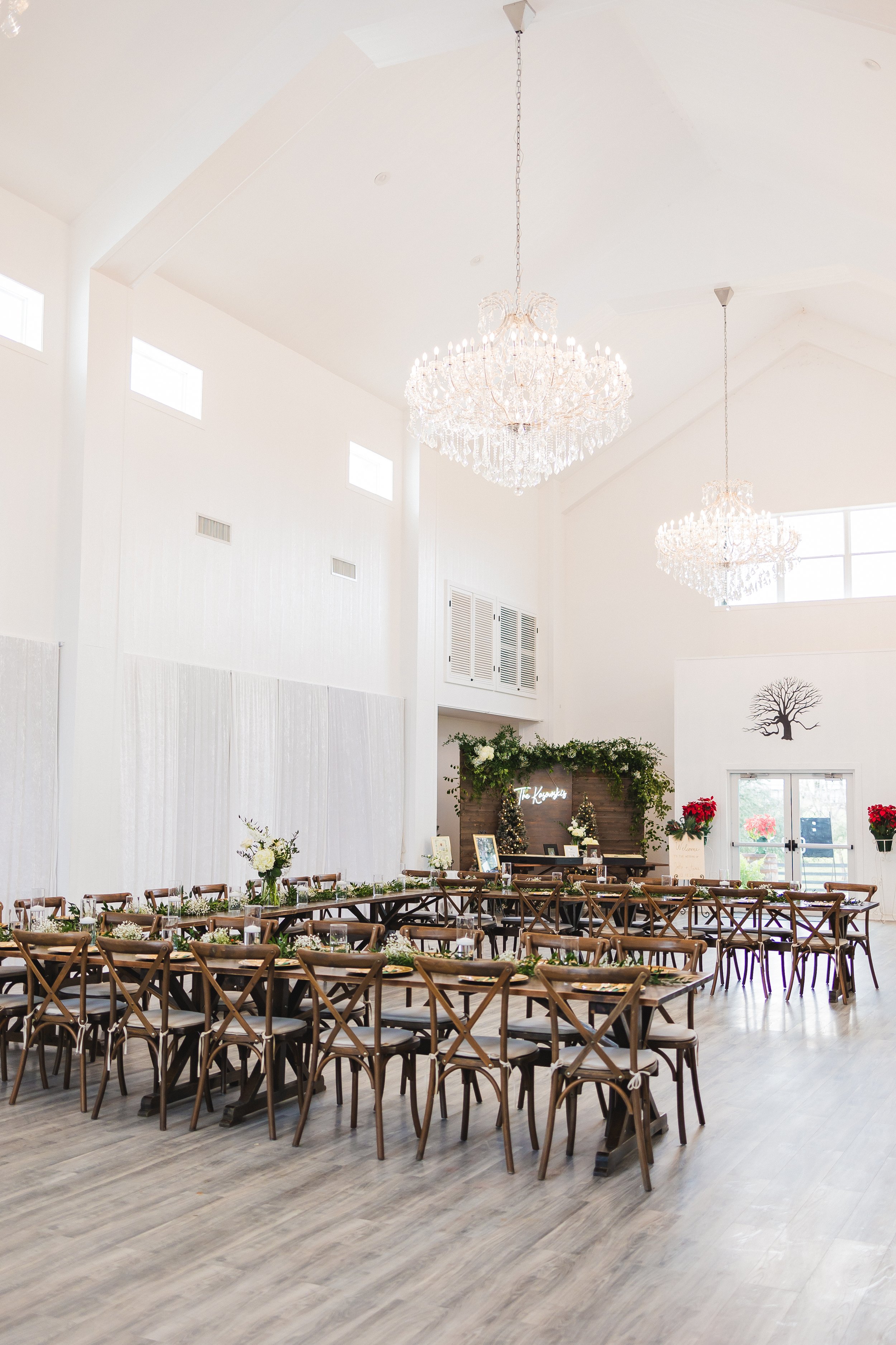 Celebrate luminous love at wedding venues bathed in natural light. Discover radiant settings for your perfect day.