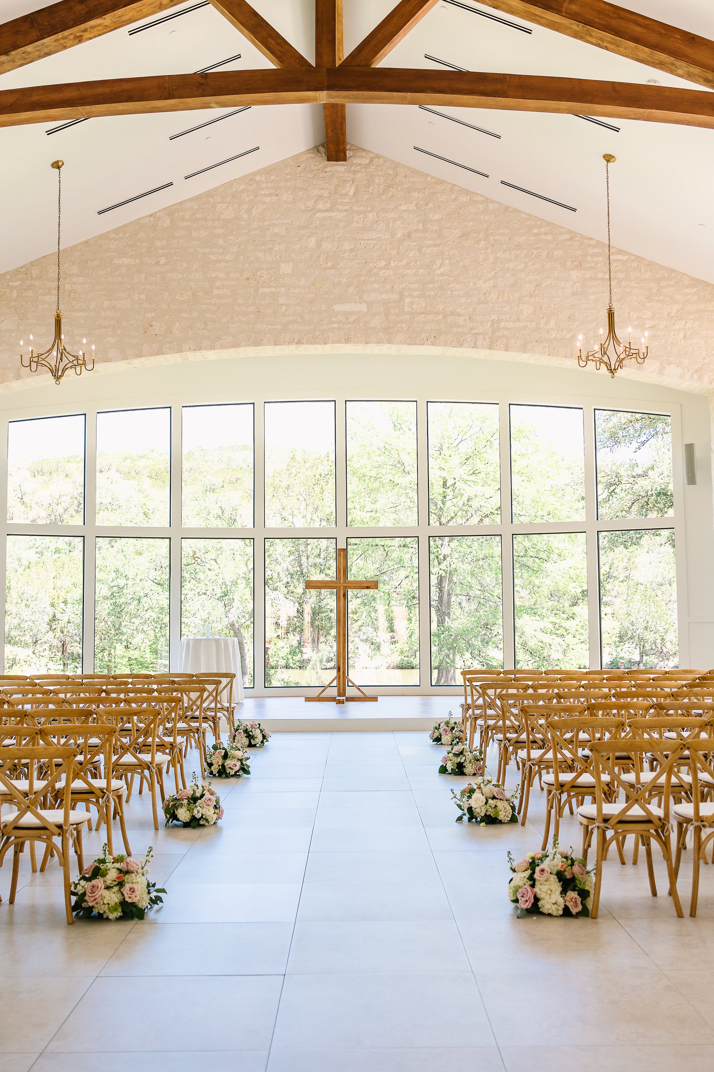 Experience the magic of light and airy wedding venues in Texas. Discover venues that make dreams come true.