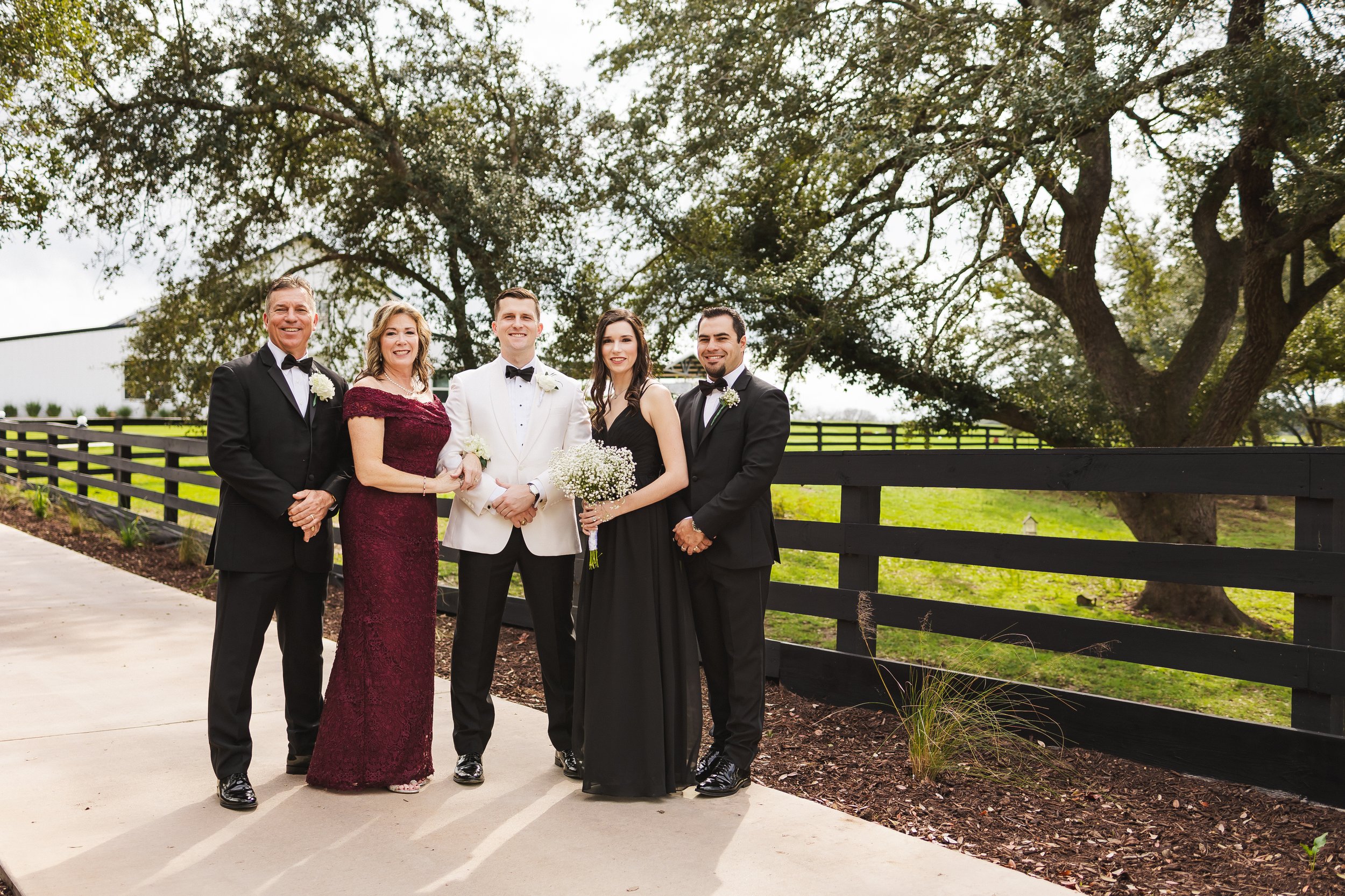 Charm your guests with Southern hospitality at unforgettable Texas wedding venues. Begin your love story in style.
