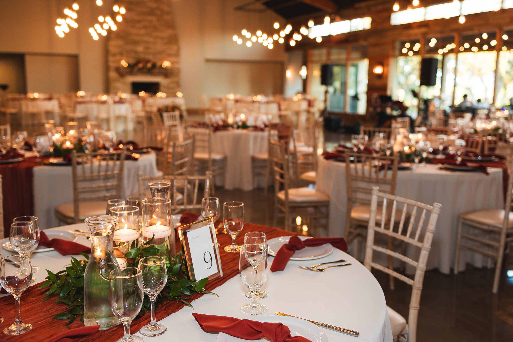 Find sunlit serenity at wedding venues in Texas. Let the warmth of natural light illuminate your wedding journey.